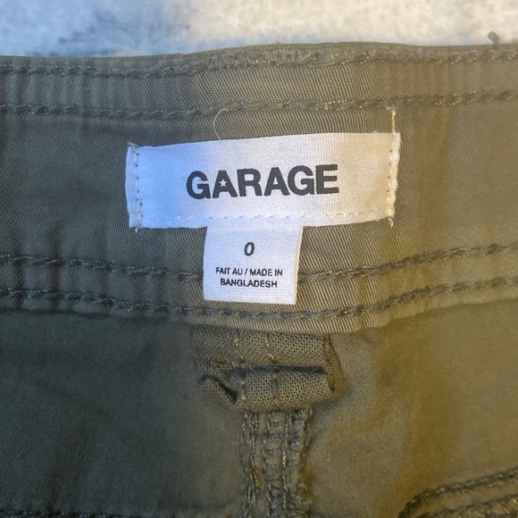 Basically new ( only worn 2-3 times) garage cargo pants, green, size 0 - Picture 2 of 3